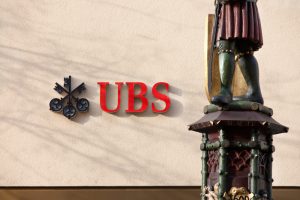 The major bank UBS is considering introducing crypto trading for selected private banking clients in Switzerland.