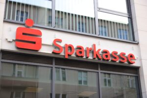 German savings and cooperative banks bring crypto trading for retail customers directly into the banking app, under BaFin MiCAR approval.