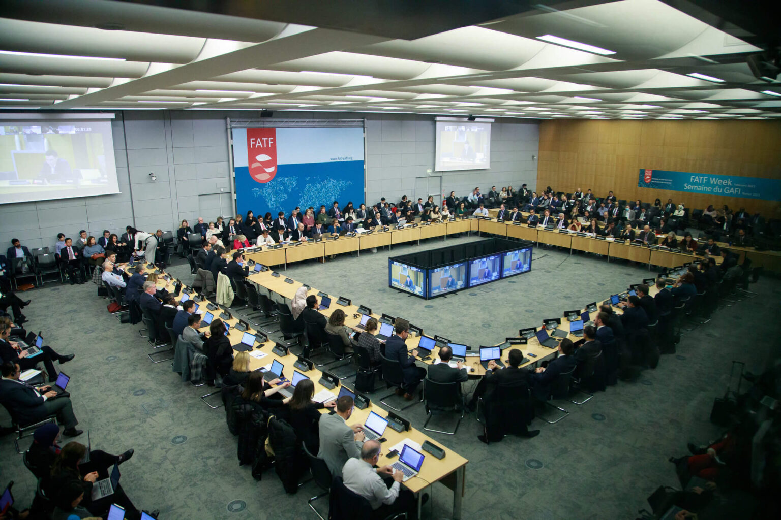 Unhosted wallets: regulations crypto exchanges and banks should know FATF Travel Rule Regulations and Guidelines for VASPs unhosted wallets