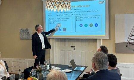 Members of the Swiss Parliament receive a crash course on bitcoin and blockchain Mitglieder des Schweizer Parlaments erhalten Bitcoin- und Blockchain-Crashkurs