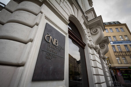 Chairman of Czech National Bank plans to invest billions in Bitcoin Der Vorsitzende der Tschechischen Nationalbank möchte die Reserven des Landes im Wert von Milliarden Euro in Bitcoin investieren.