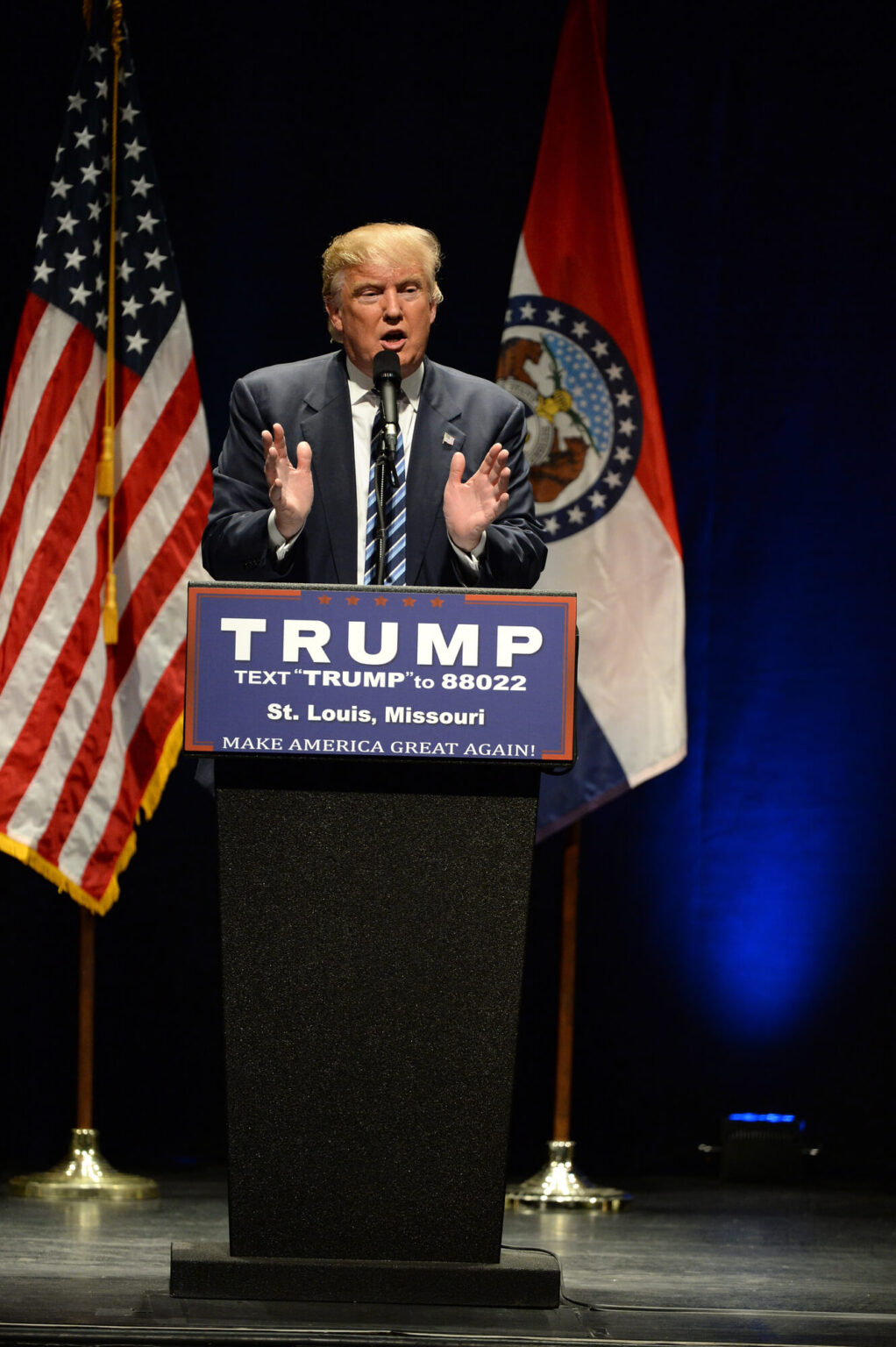 Trump Stablecoin USD1 im Fokus: 2-Milliarden-Dollar-Investition in Binance über MGX