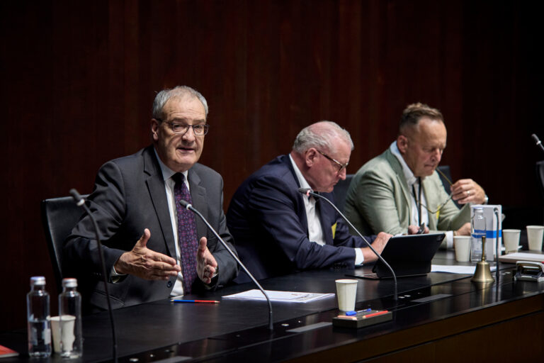 Bundesrat Parmelin verspricht der Blockchain Branche neue Impulse