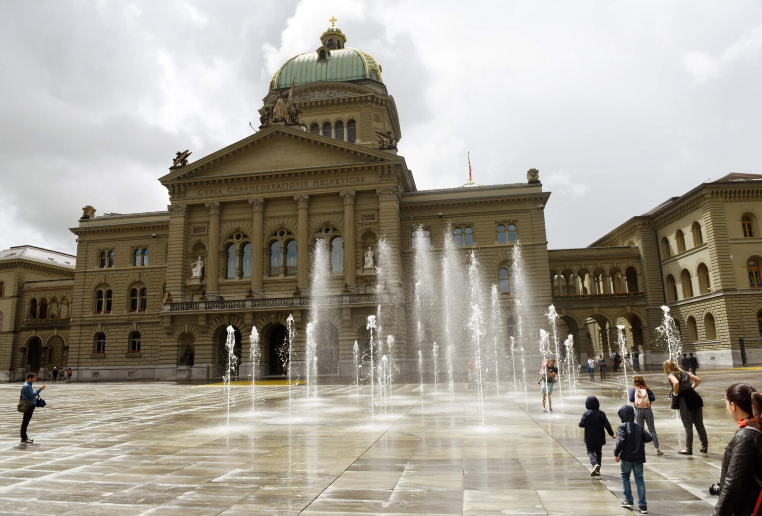 Finally: Federal Council proposes new regulations for stablecoins and crypto institutions