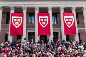 Harvard Fonds verdreifacht Anteil an Bitcoin-ETFs auf 440 Mio. USD