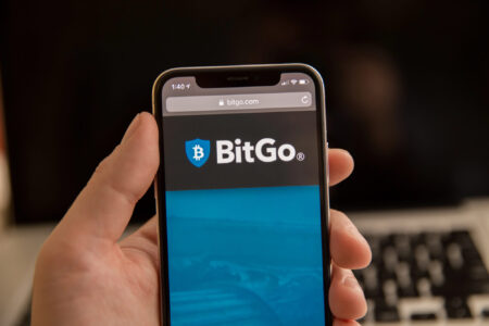 BitGo IPO: The crypto custodian goes public on the NYSE at a $2.1 billion valuation. Details on the custody specialist's stock market debut.