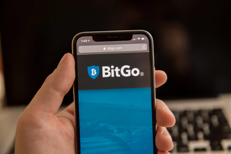 BitGo goes public: Crypto custodian reaches $2.1 billion valuation BitGo IPO: The crypto custodian goes public on the NYSE at a $2.1 billion valuation. Details on the custody specialist's stock market debut.