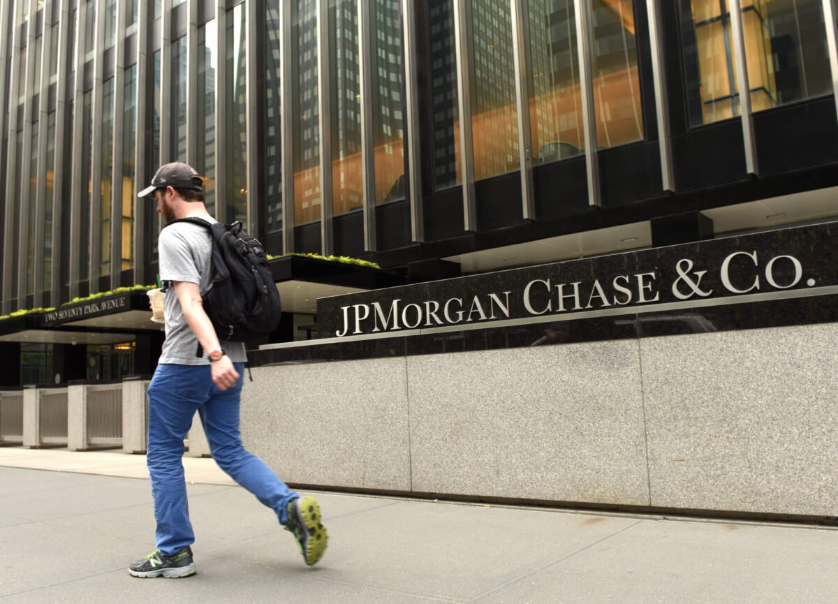 JPMorgan predicts crypto rally if CLARITY Act passes JPMorgan predicts a comprehensive crypto rally if the US crypto market structure law CLARITY Act passes by mid-2026.