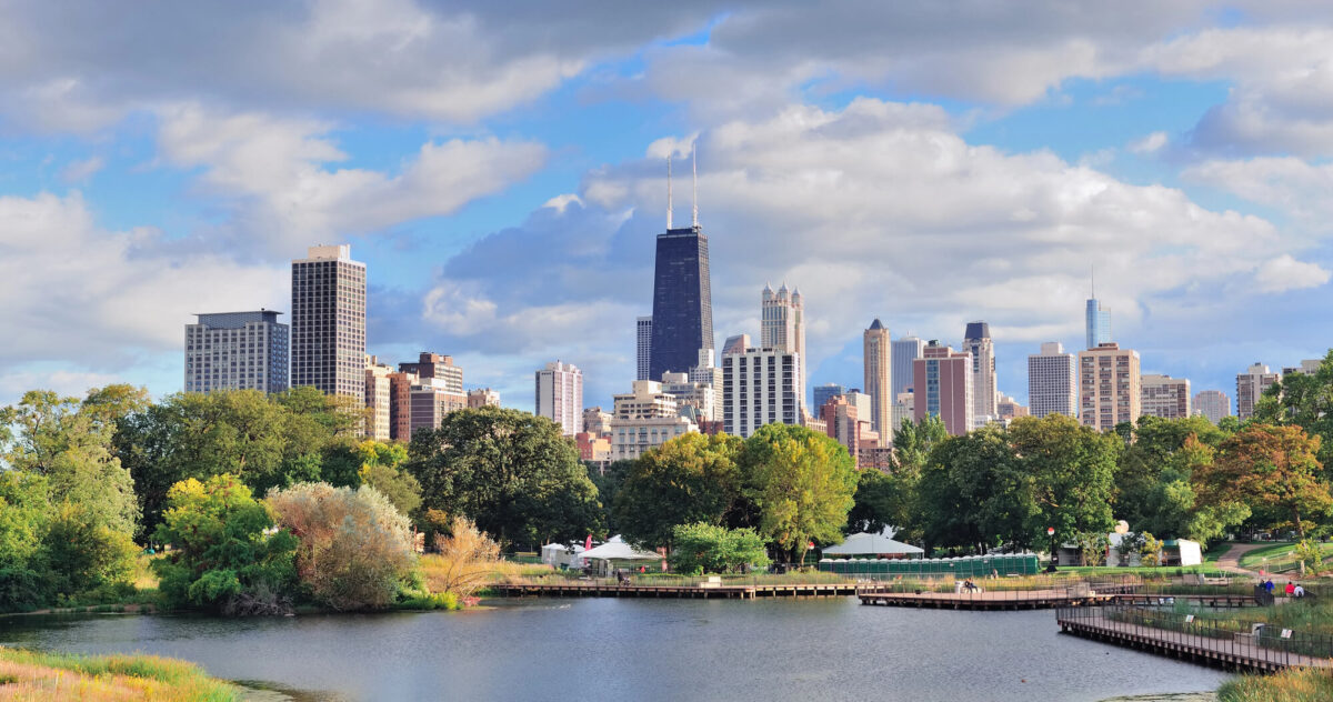 Illinois becomes the first US state to introduce a 0.2% Illinois crypto tax on digital asset transfers, taking effect in January 2027.