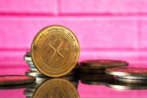 XRP falls 6.61% to USD 1.37, losing more in the pullback than Bitcoin, while the US spot ETFs report a sixth straight day of inflows.