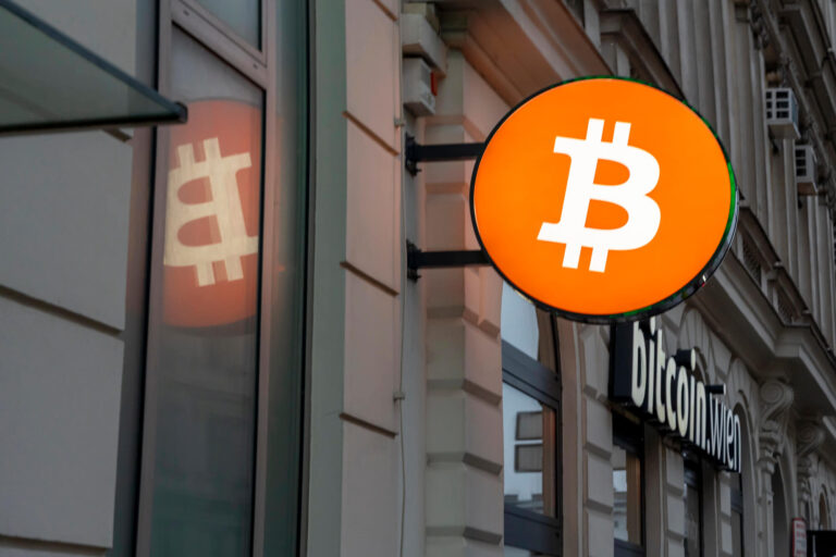 Bitcoin in 2026: what the numbers actually say Bitcoin in 2026 trades around USD 84,000, while US spot ETFs hold about USD 102 to 104 billion and listed companies 1.27 to 1.29 million BTC.