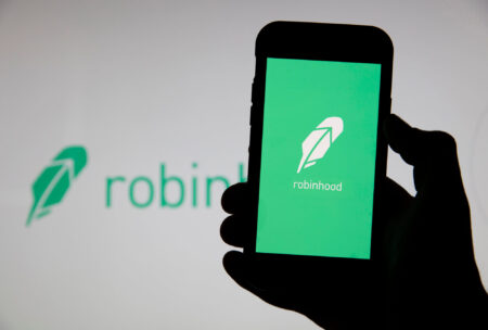 Memecoins on Robinhood Chain distort tokenized stock prices